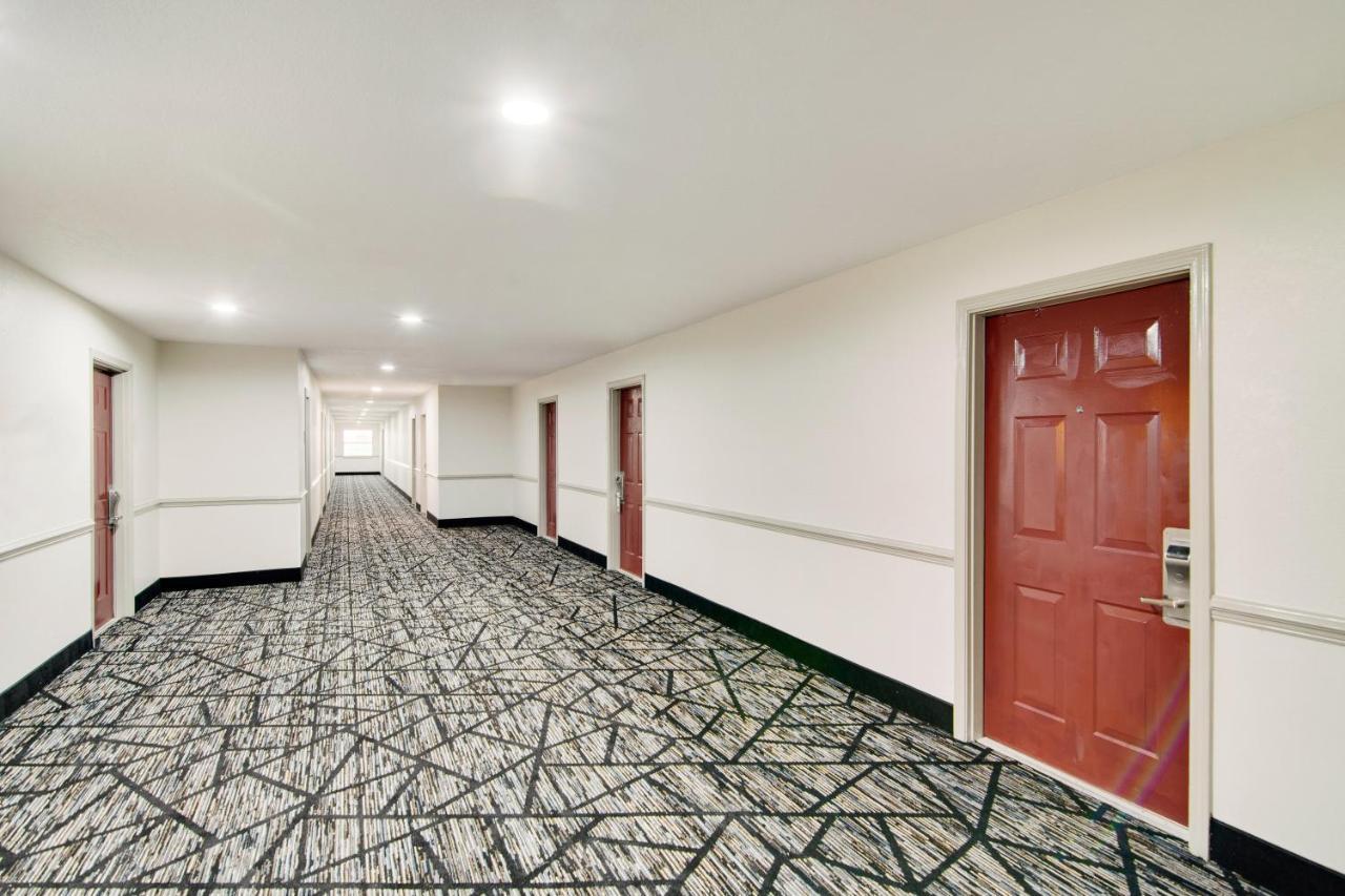 Red Roof Inn & Suites Pensacola-Nas Corry מראה חיצוני תמונה