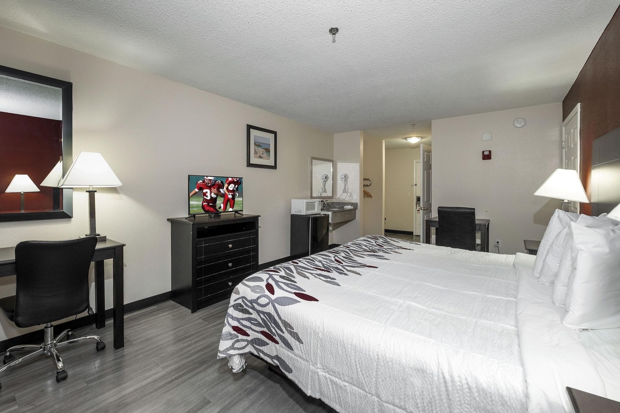 Red Roof Inn & Suites Pensacola-Nas Corry מראה חיצוני תמונה