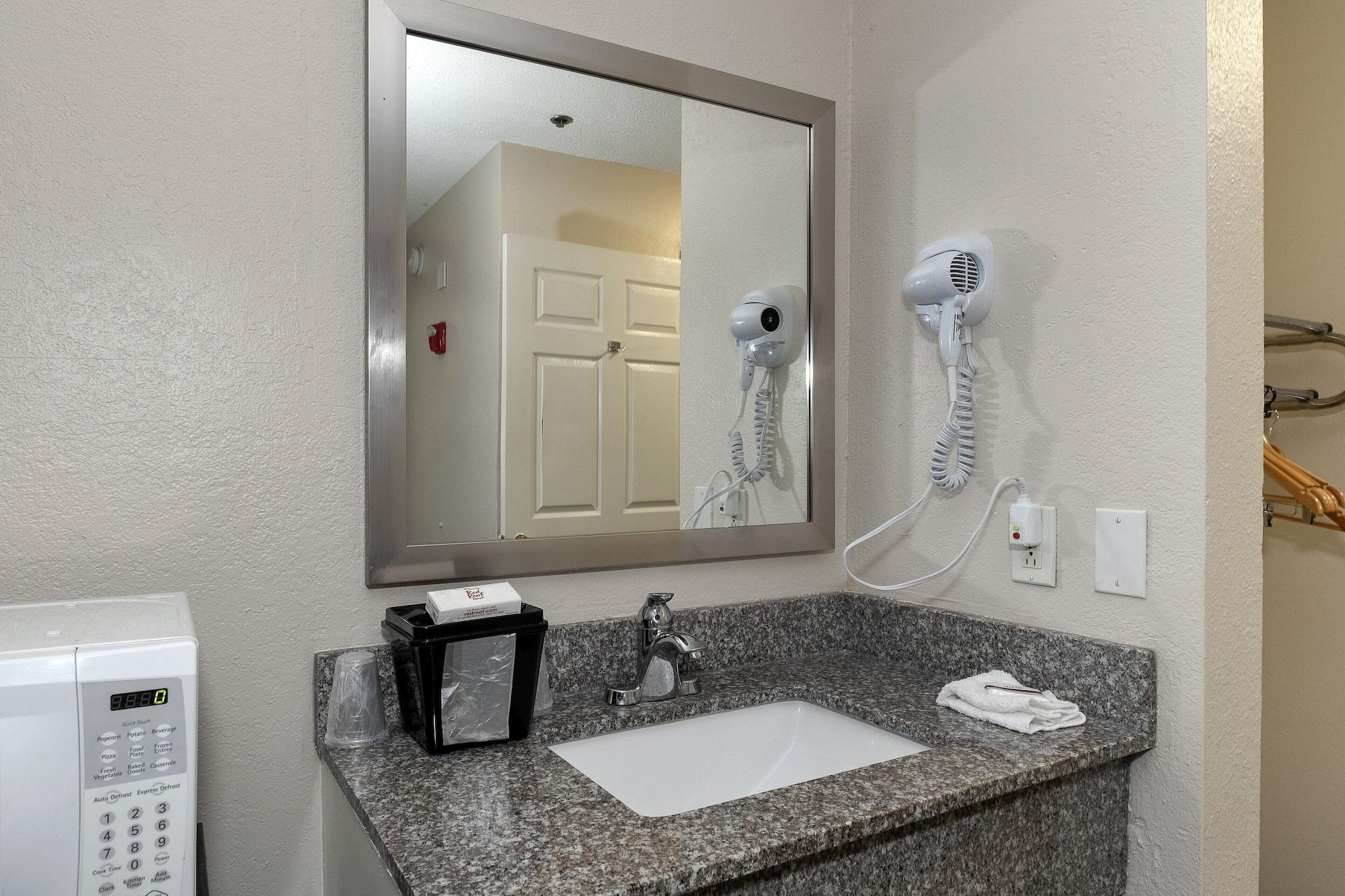 Red Roof Inn & Suites Pensacola-Nas Corry מראה חיצוני תמונה
