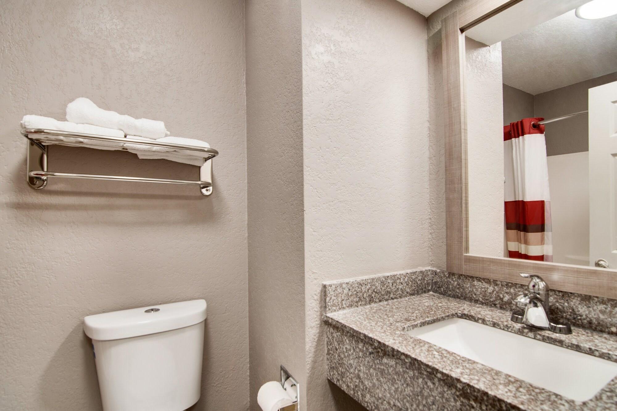 Red Roof Inn & Suites Pensacola-Nas Corry מראה חיצוני תמונה