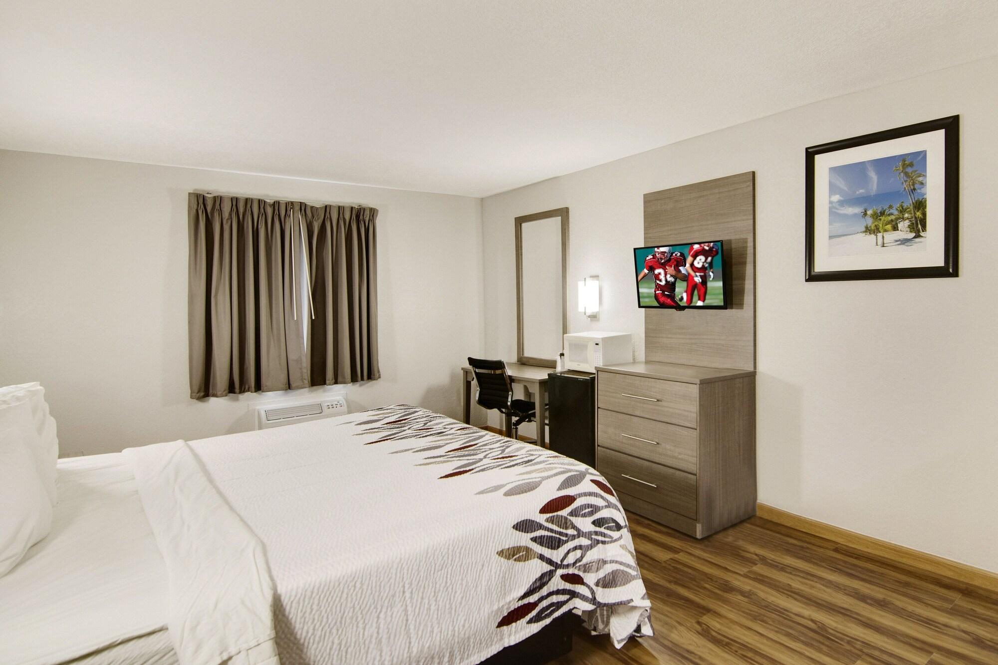 Red Roof Inn & Suites Pensacola-Nas Corry מראה חיצוני תמונה