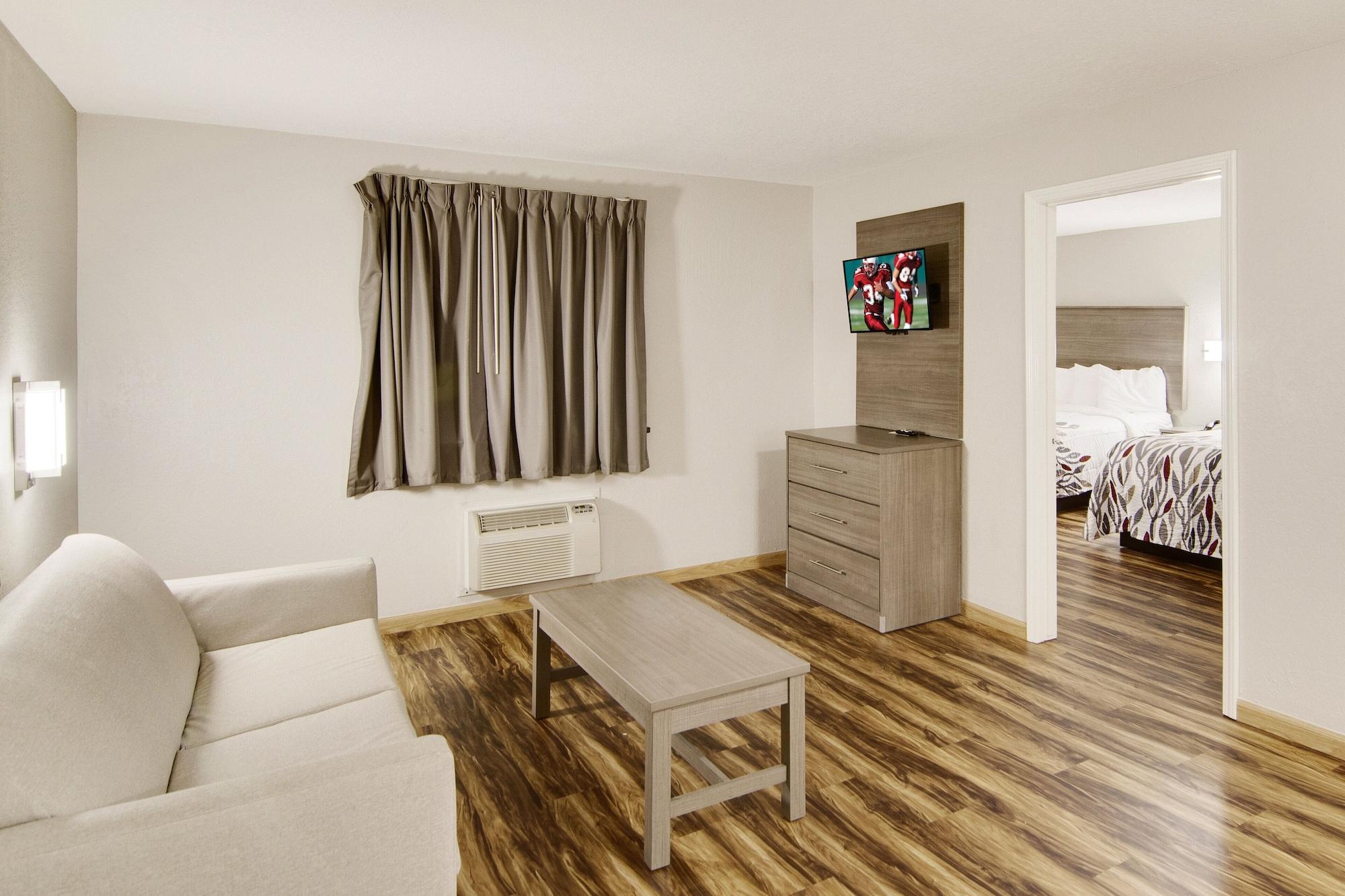 Red Roof Inn & Suites Pensacola-Nas Corry מראה חיצוני תמונה