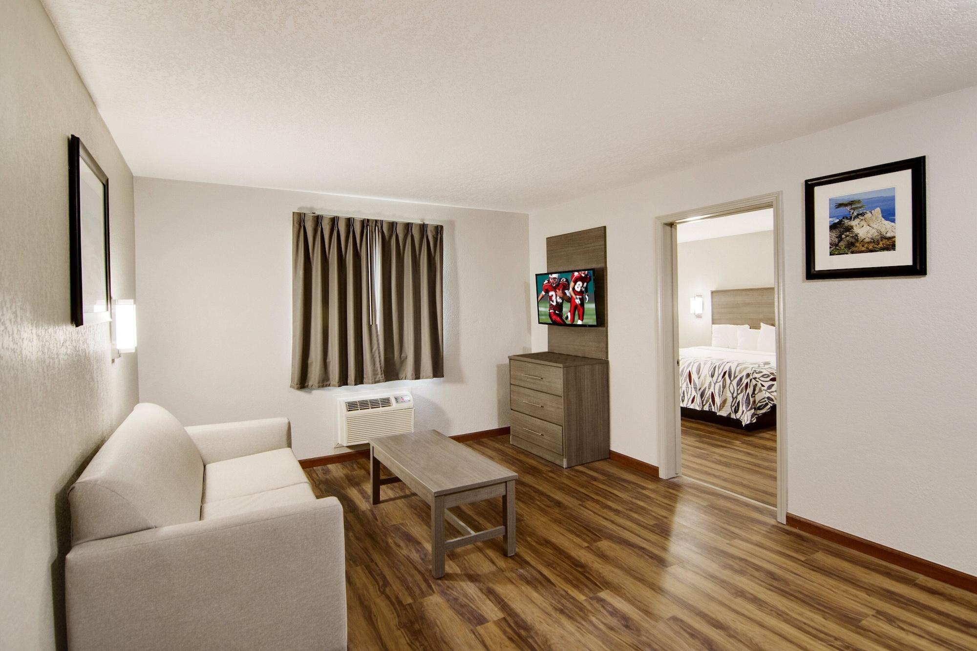 Red Roof Inn & Suites Pensacola-Nas Corry מראה חיצוני תמונה