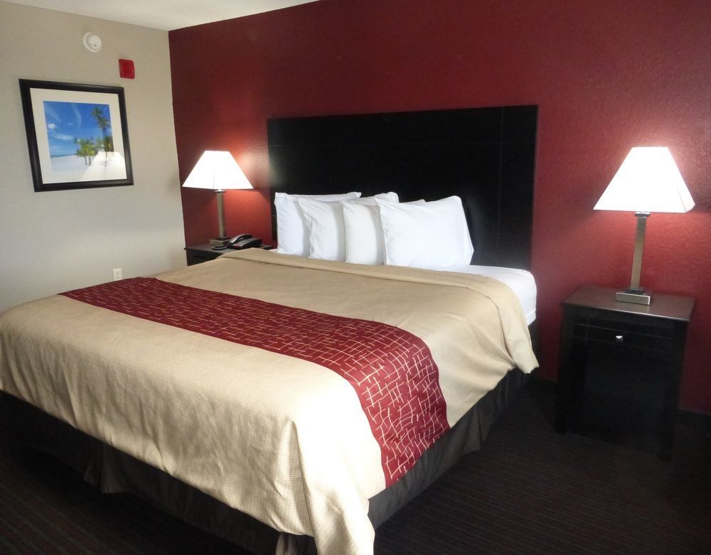 Red Roof Inn & Suites Pensacola-Nas Corry מראה חיצוני תמונה